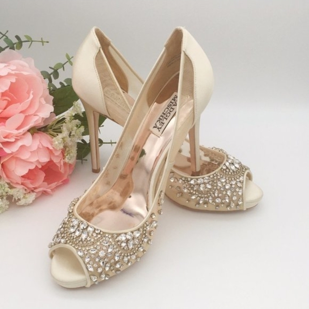 Badgley Mischka Cream Heels with Crystal Accents Formal Wedding Embellished